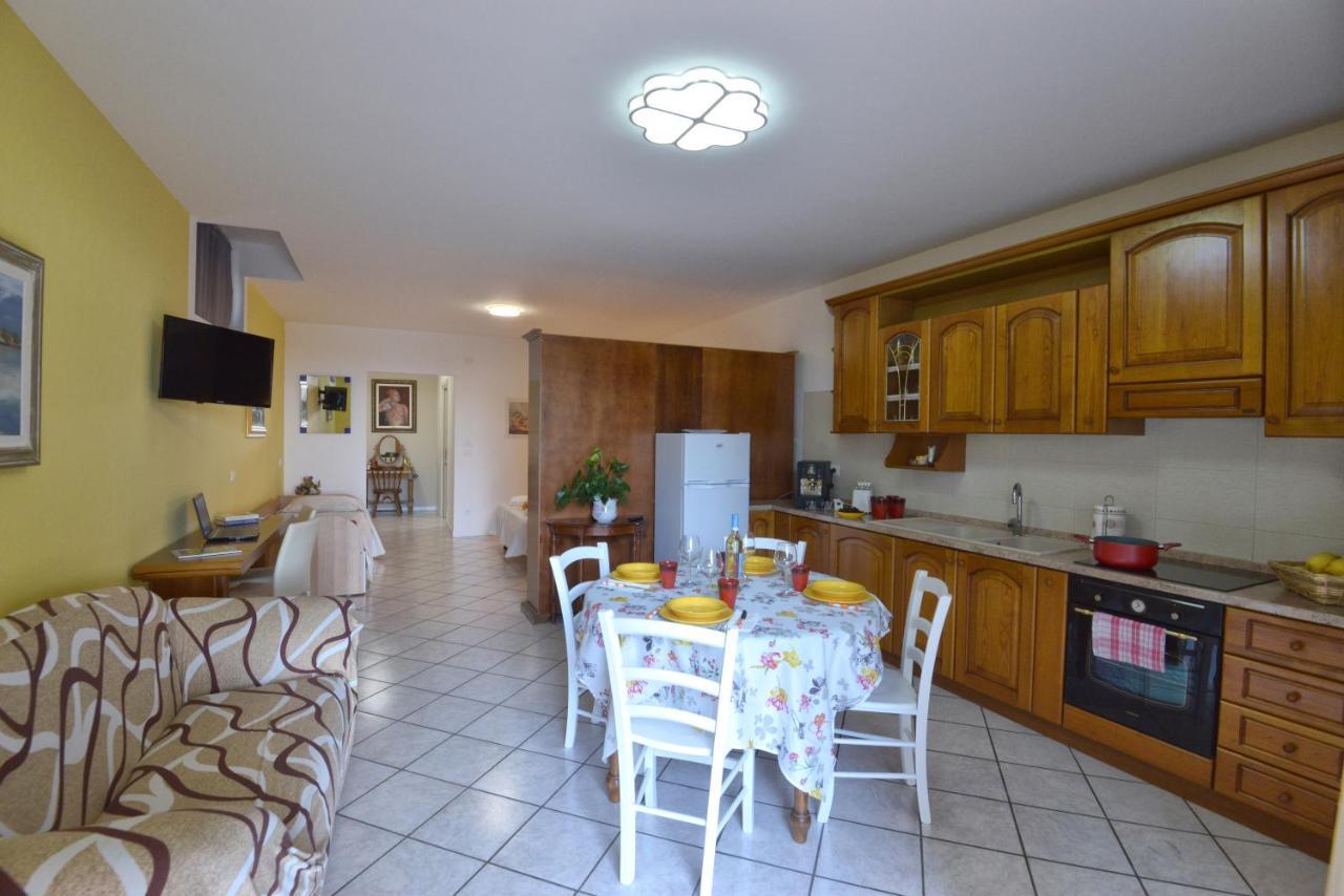 Antiche Mura Casa Vacanze Puegnago del Garda Exterior photo