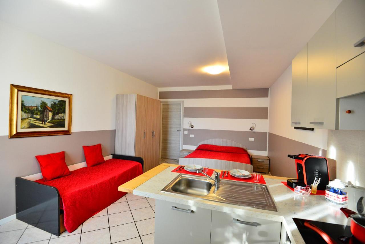 Antiche Mura Casa Vacanze Puegnago del Garda Exterior photo