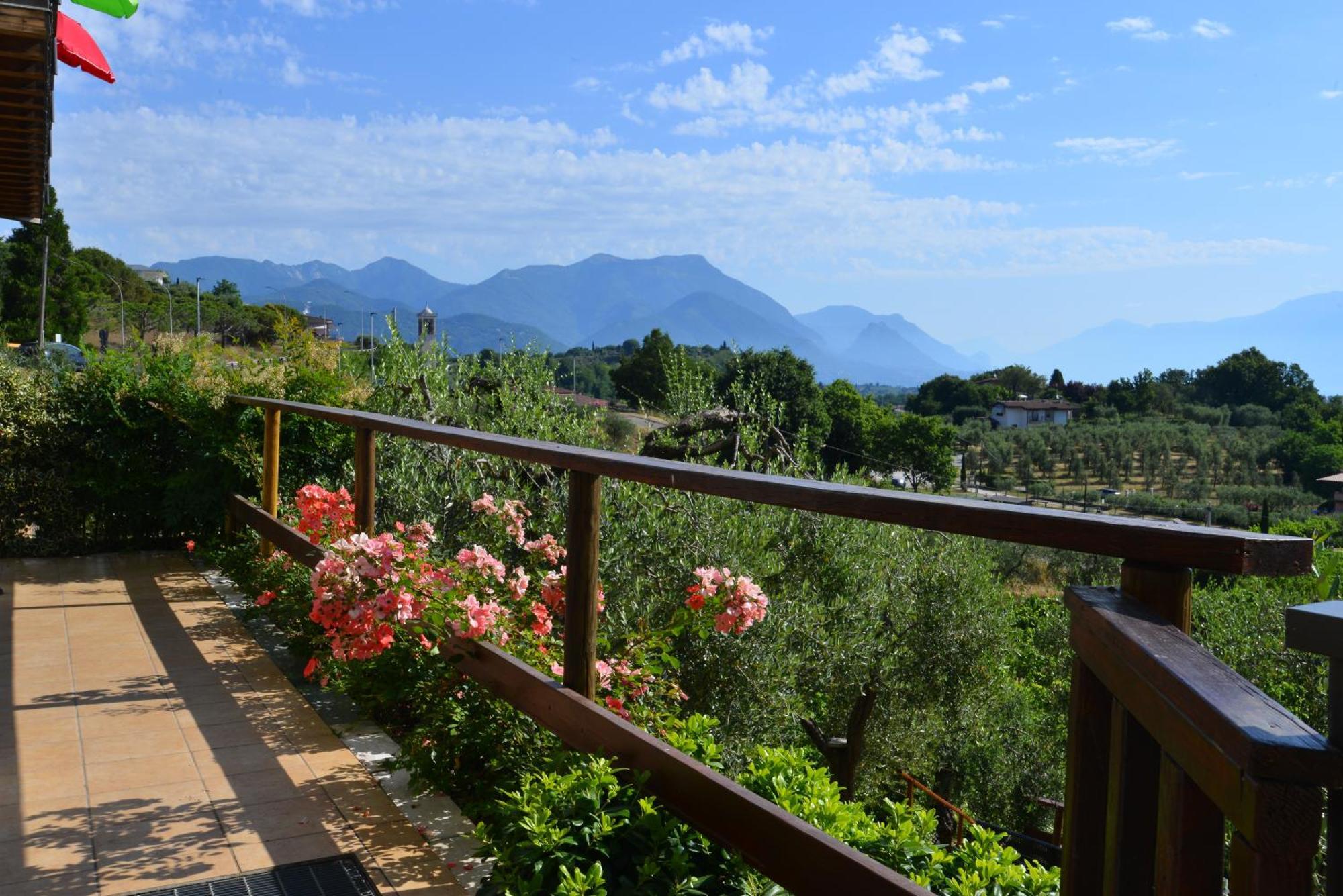 Antiche Mura Casa Vacanze Puegnago del Garda Exterior photo