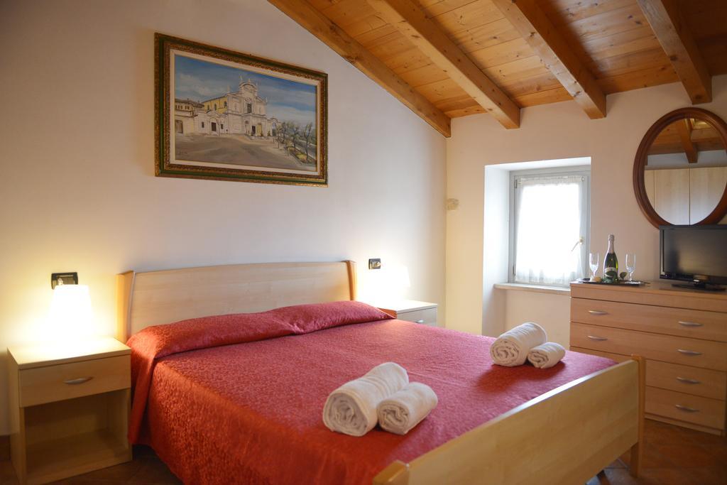 Antiche Mura Casa Vacanze Puegnago del Garda Exterior photo